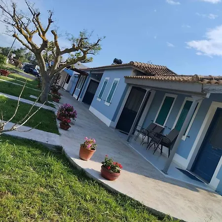 Petros Rooms To Let Kalogria Beach Exterior photo